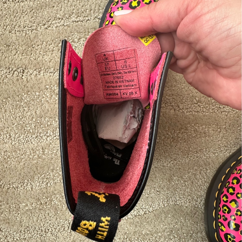 Dr. Martens 1460 Water Repellent Pink Leopard Patent Leather Combat Boots 6 NIB - Picture 12 of 14